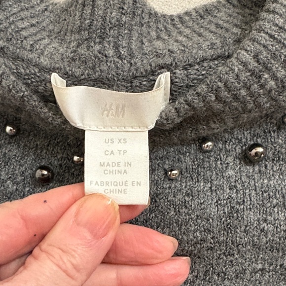 Women’s Sweater Set - Picture 5 of 8